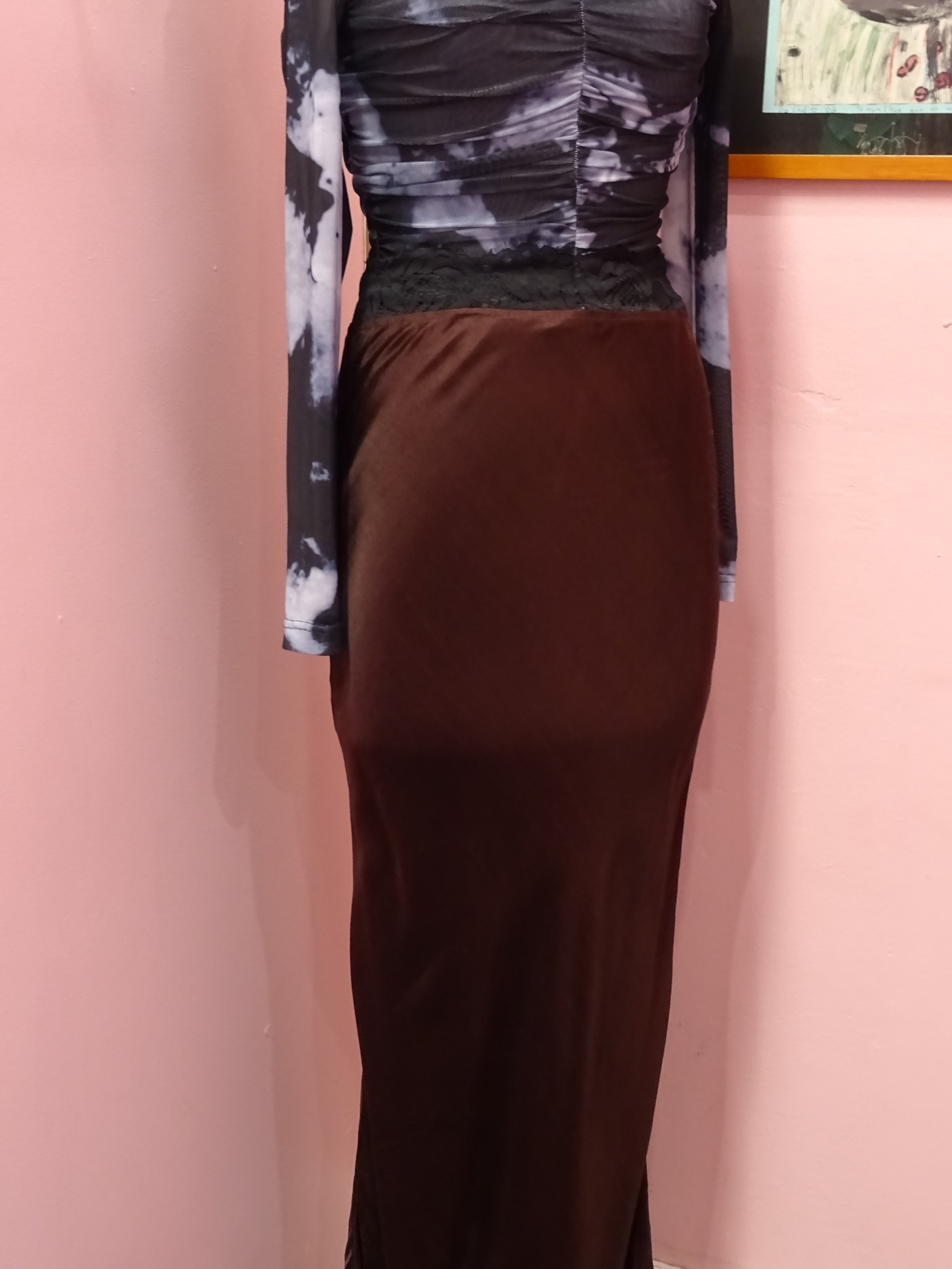 Slik skirt cut on the bias